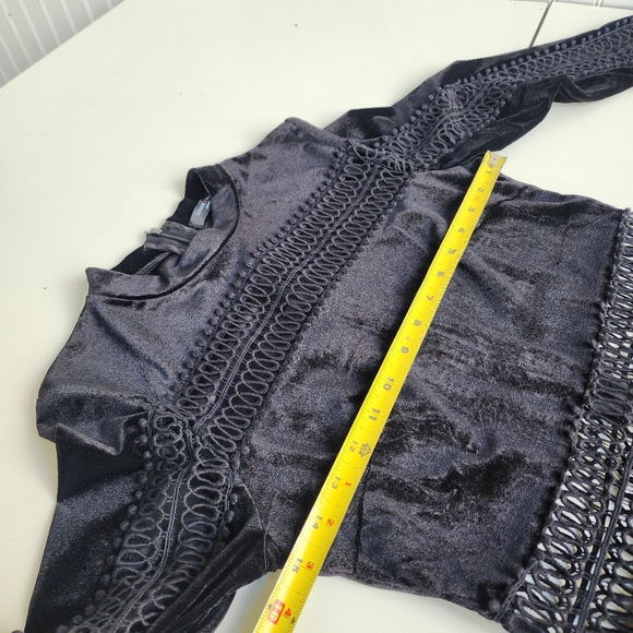 Romeo and Juliet Couture Black Velvet W/ Sheer Lace Trim Dress Stretch Sz S - Picture 10 of 16